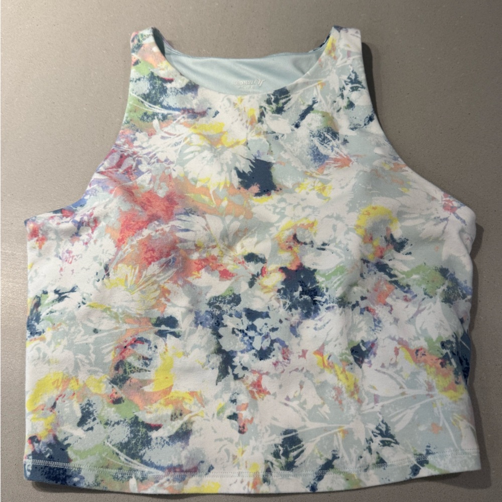 Old Navy Active Powerchill Light Support Top with Built in Bra- Medium